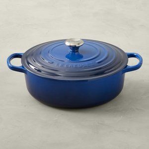 Le Creuset Signature  Round Wide Dutch Oven